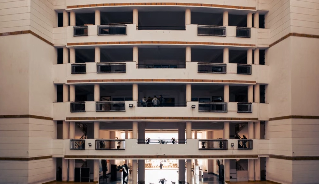 Building a resilient, campus-wide network for a growing international school